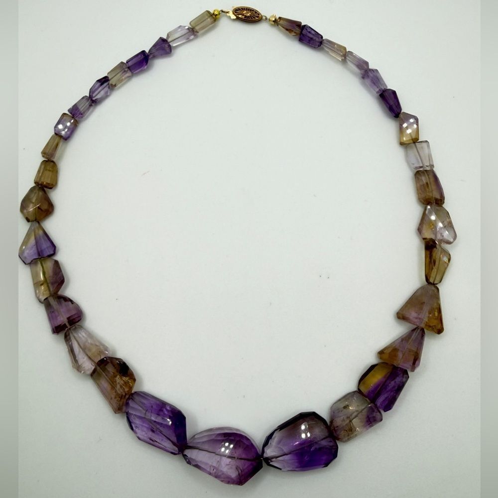 18"‎ Graduated, faceted "freeform" shaped AMETRINE beads w/ 14kt YG VTG clasp!